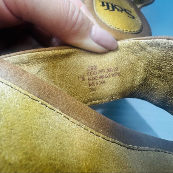 Sofft Women's Brown Beaded Leather Sandals Size 11 - Picture 9 of 13